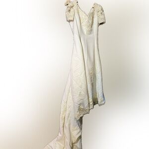 Beautiful tea length wedding dress size 10/12